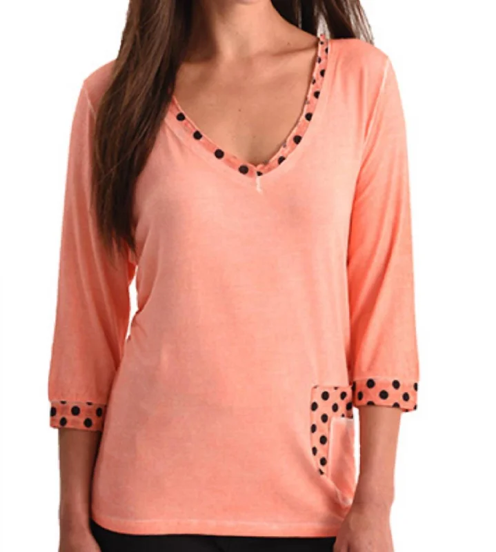 Trendy Pulse Polkadot V-Neck Top In Peach