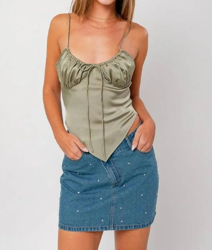 Romantic Fashion Discounts Model Off Duty Top In Army Green